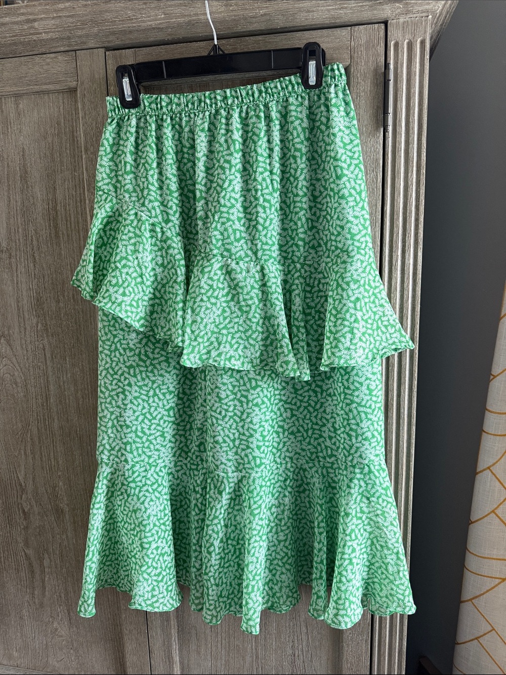 Who What Wear Green Printed Tiered Midi Skirt